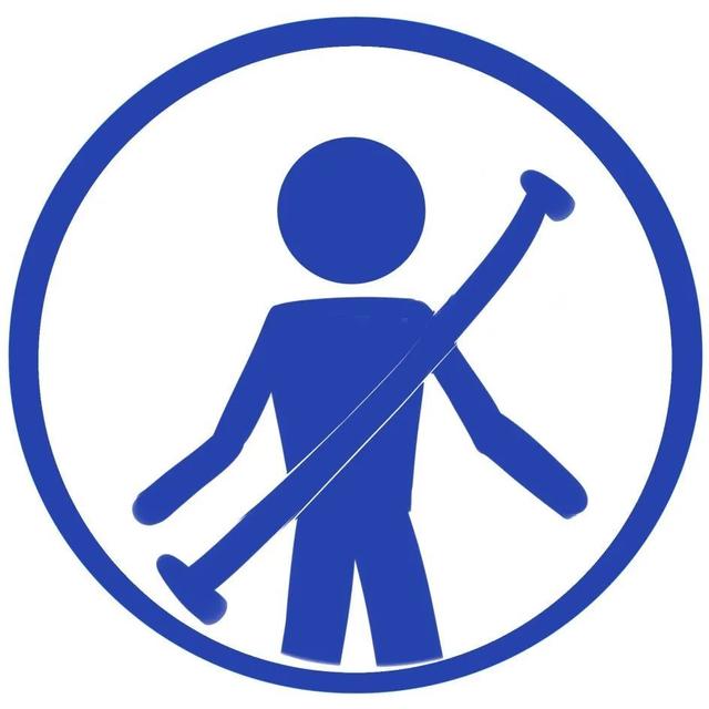 高启强乘车路过,表情冷漠……细心网友发现,"高启强终于系了安全带!