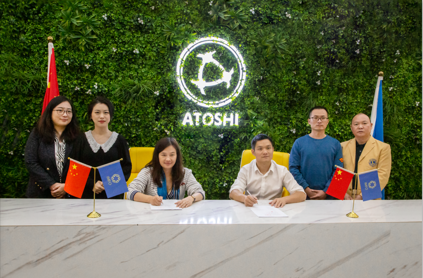 　　CEO廖望与阮妍女士签订投资协议