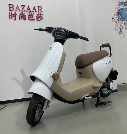 　　图注:俏皮时尚的爱玛妮娜Q305谁能不爱