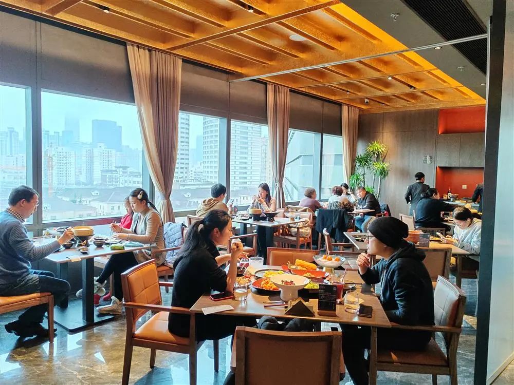 很多餐厅的上座率已经恢复到疫情前