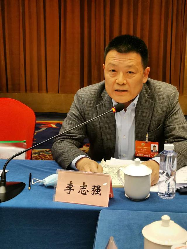 2022年3月,李志强委员在政协小组会上发言.