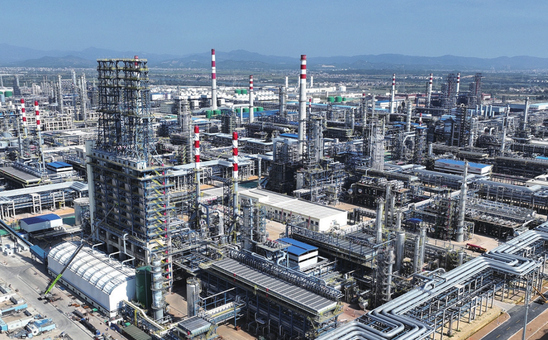 广东石化炼油区全景
