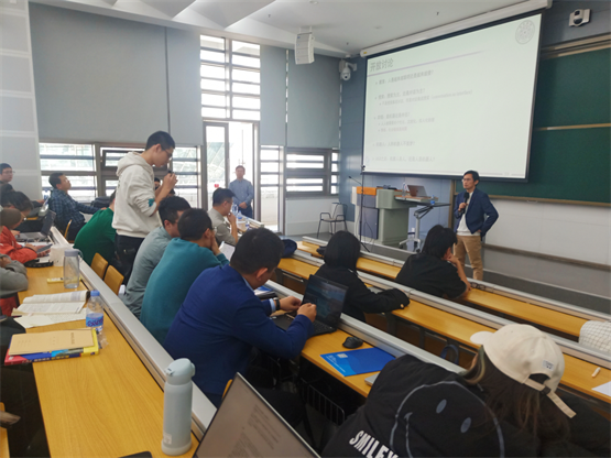 　　现场学生互动提问-3