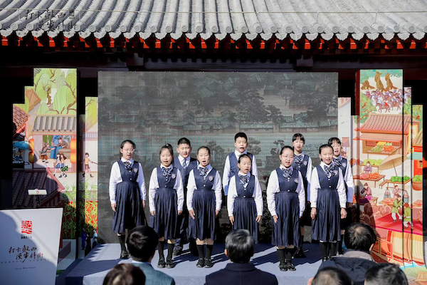 　　(图: 鼓西惟音艺术少儿合唱团歌唱照片)