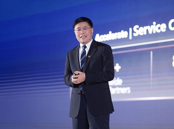 　　新华三集团联席总裁、国际业务部总裁黄智辉