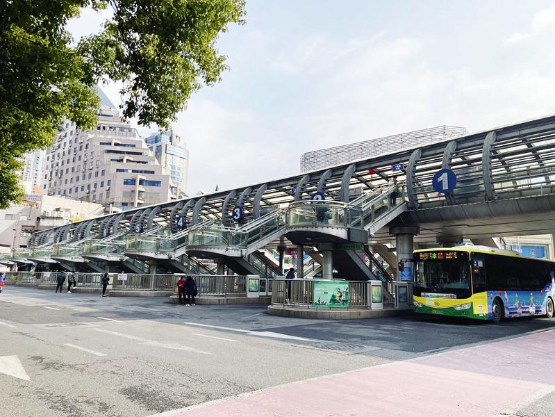 老市府广场brt公交站为步行街西延"让路"?|brt_新浪财经_新浪网