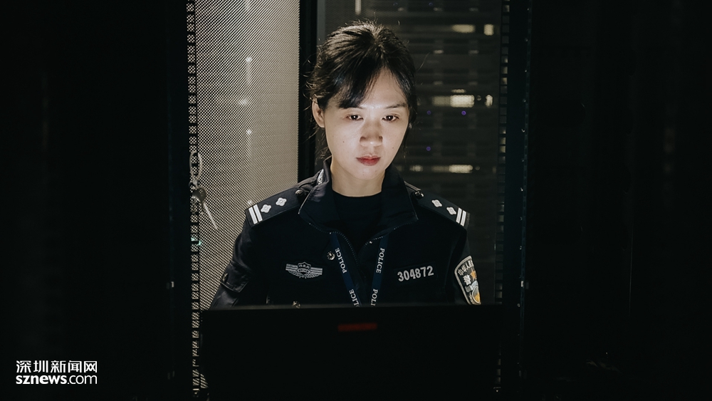 第二届十大国门卫士候选人胡青百万代码背后的边检创客