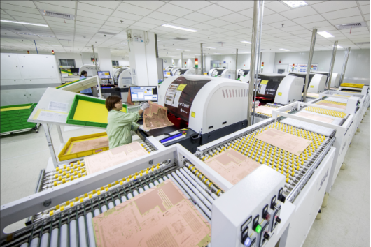 　　(上图为：PCB龙头企业—沪士电子公司)