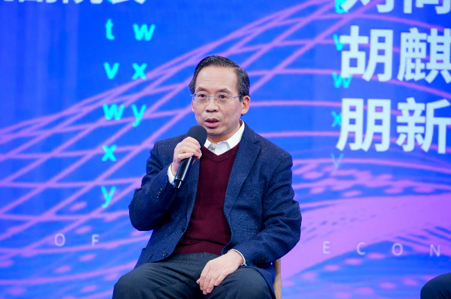 图为中国财政科学研究院院长刘尚希