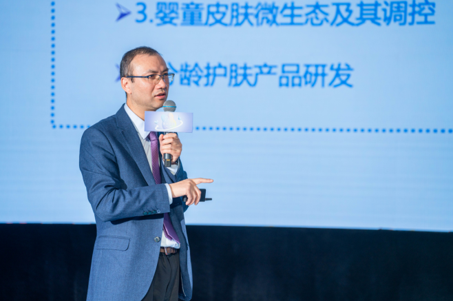 　　(江南大学化学与材料工程学院教授、博士生导师 杨成)