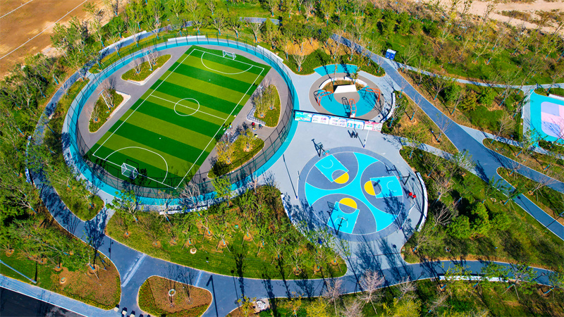 南堤带状公园运动活动区.