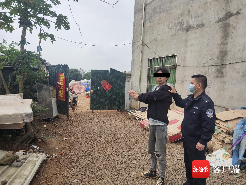 收赃人员孙某指认现场.图片由海岸警察总队第七支队提供