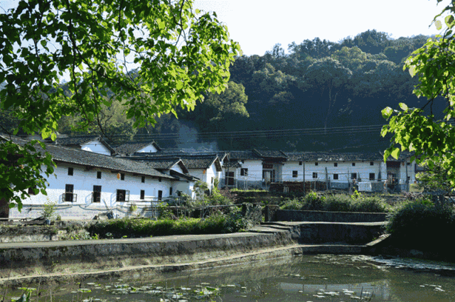 始兴被称为“围楼之乡”，是最能观赏客家文化精髓的地方。（图片来源：始兴发布）