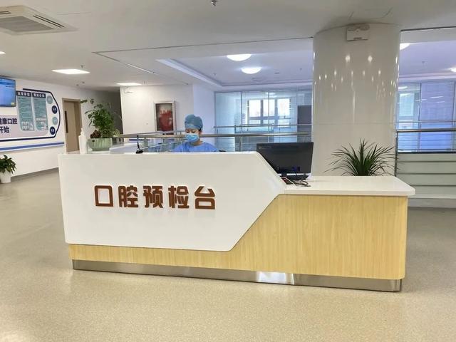 金丽人口腔_女子整牙四年,整排牙齿早脱,一查“医大口腔教授”实为舞蹈演员