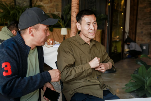 　　图：现场嘉宾交流