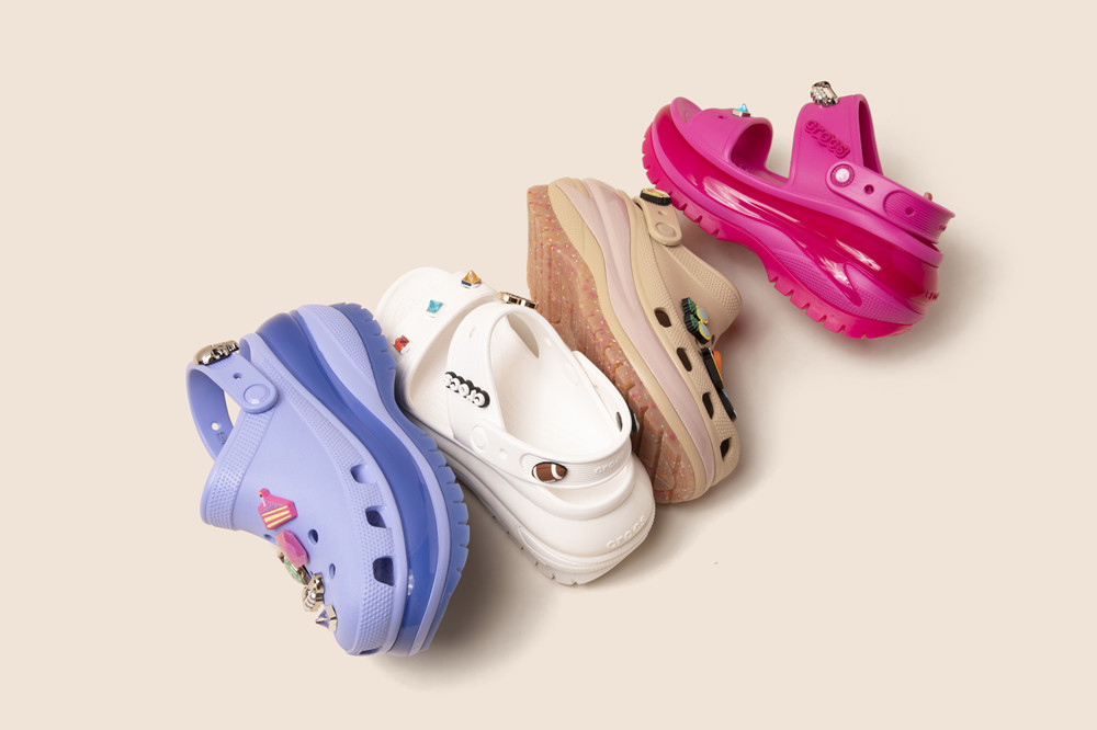 　　Crocs全新光轮凉鞋