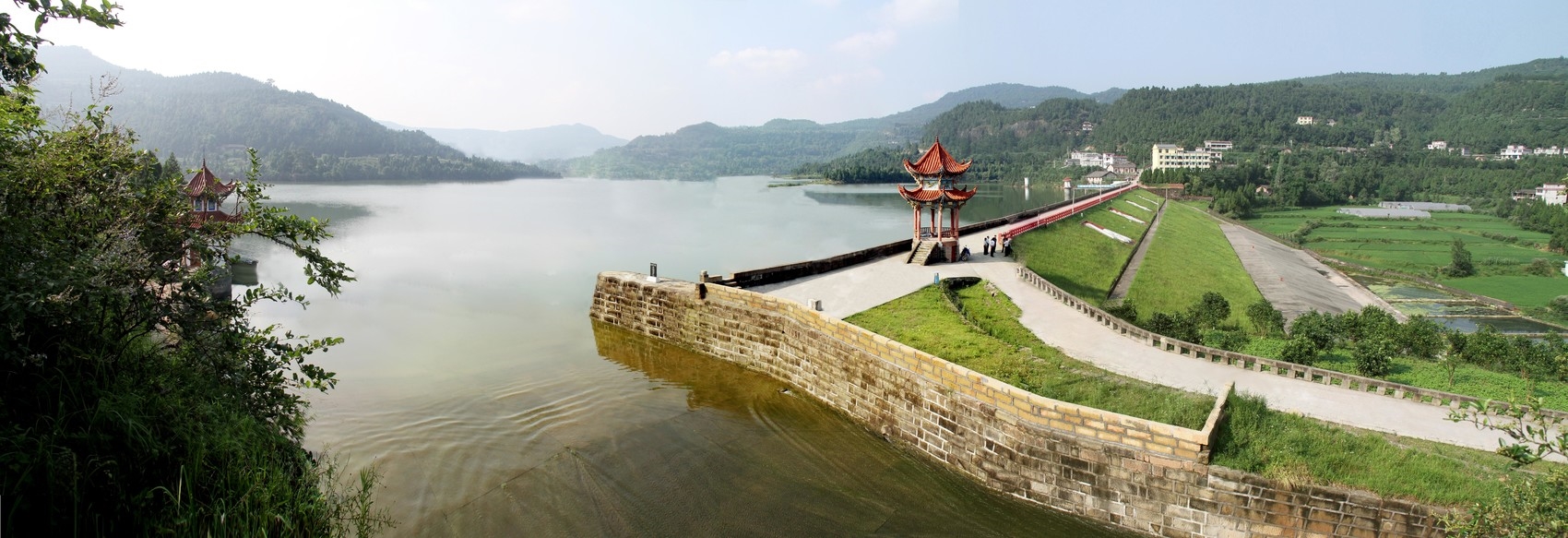 在灌区渠系改造中,苍溪县白桥水库建成了全省首家中型水库灌区智能化