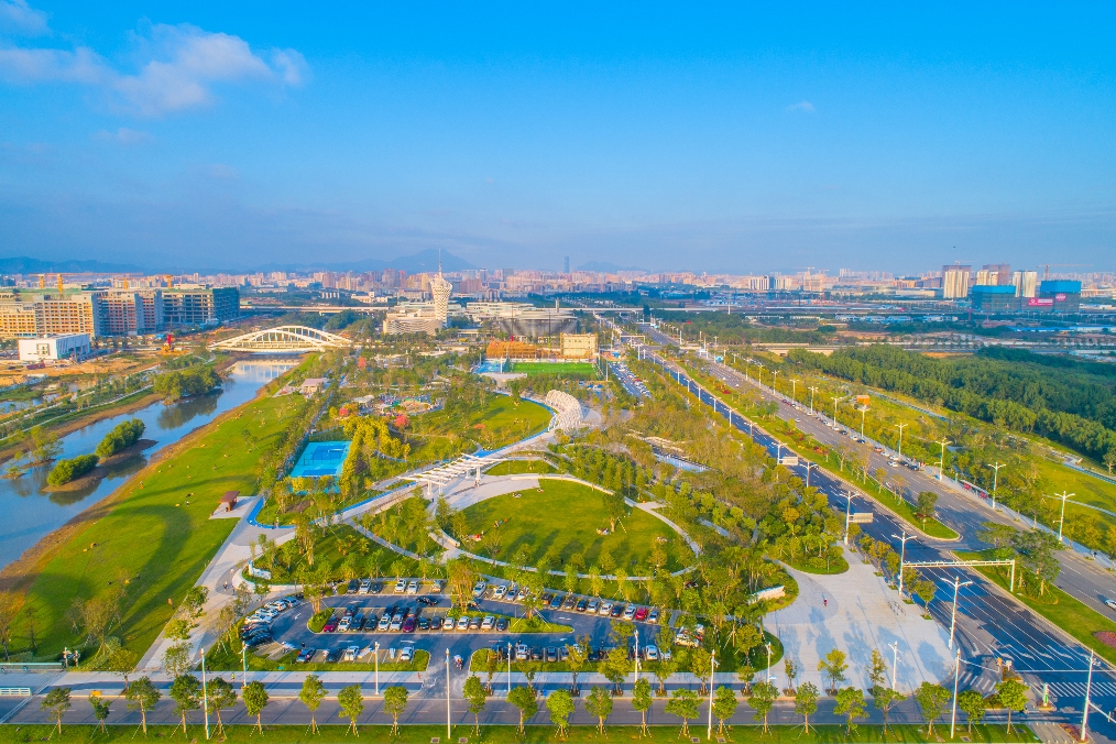 东莞滨海湾新区重大项目集中签约超百亿元项目开工竣工