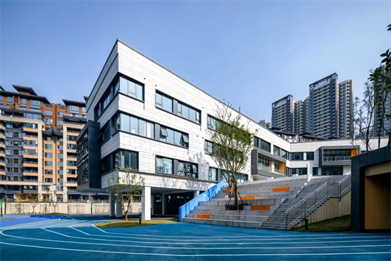 　　成都天立东区(龙泉校区)