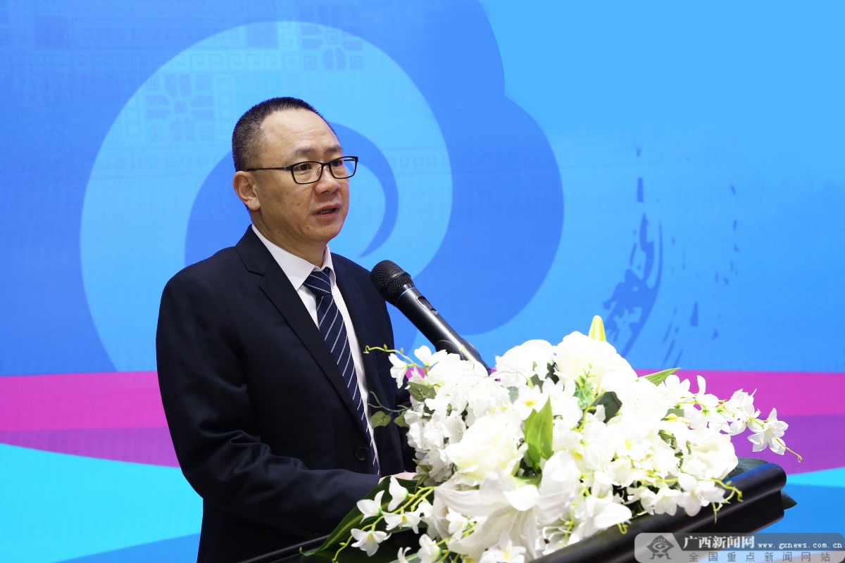 桂林银行党委书记,董事长吴东致辞.记者 冯耀华 摄