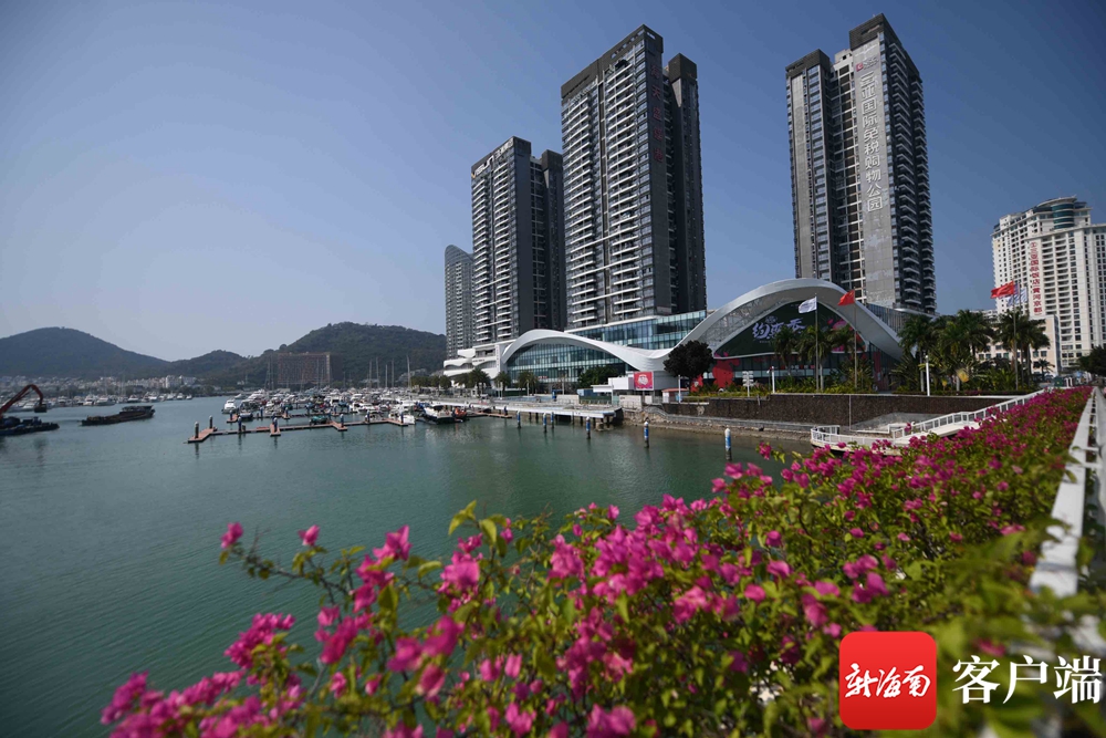 3月2日,实拍三亚吉阳区鸿洲码头旅游休闲街区.记者 沙晓峰 摄