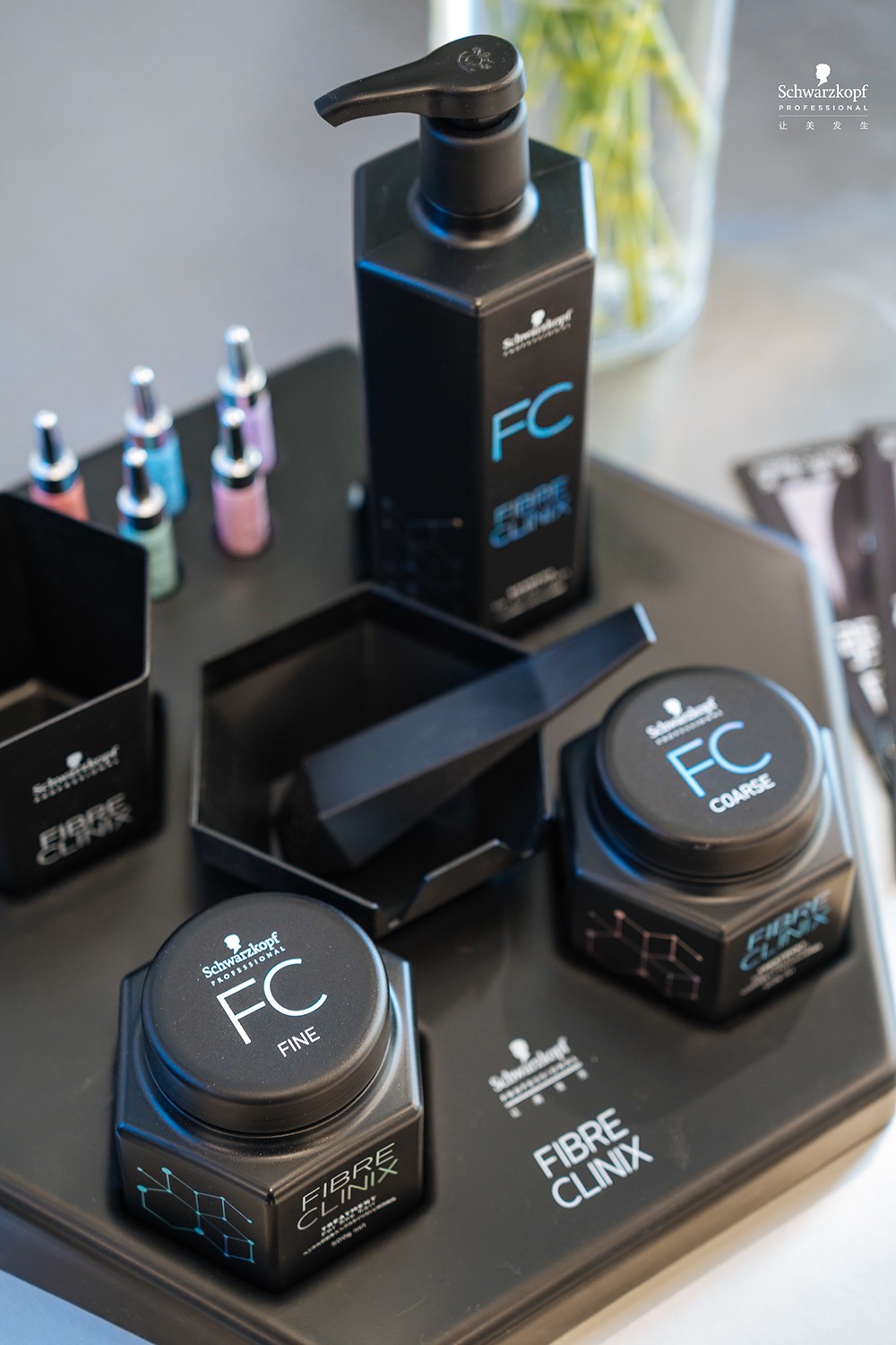 　　图：施华蔻专业FIBRE CLINIX 发芯臻护系列