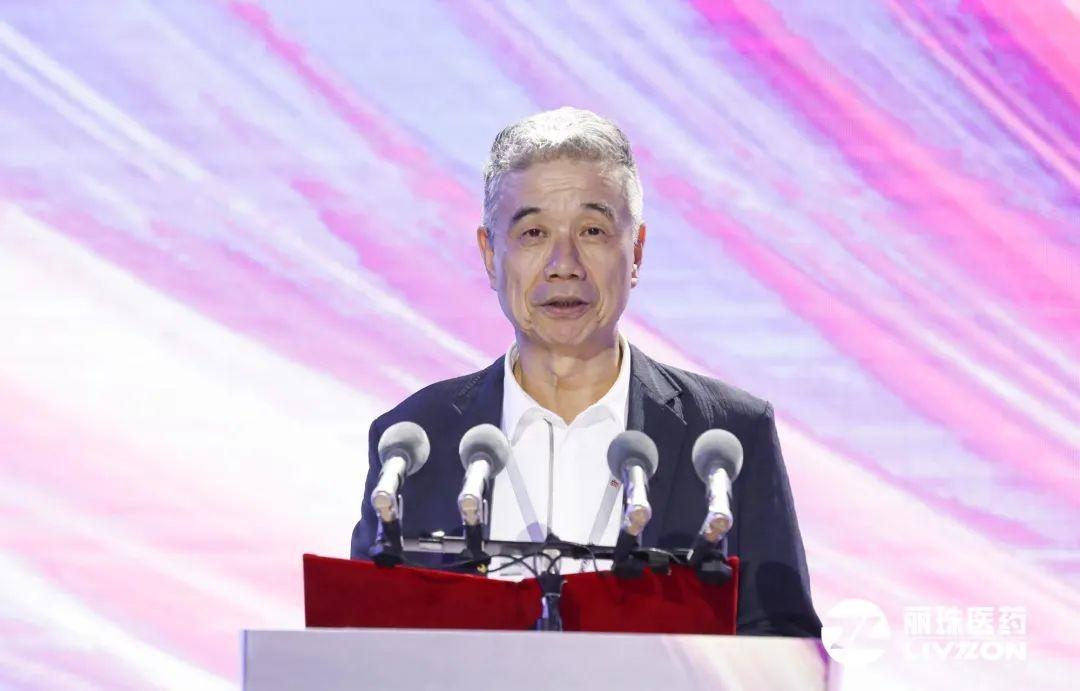 　　丽珠集团董事长 朱保国