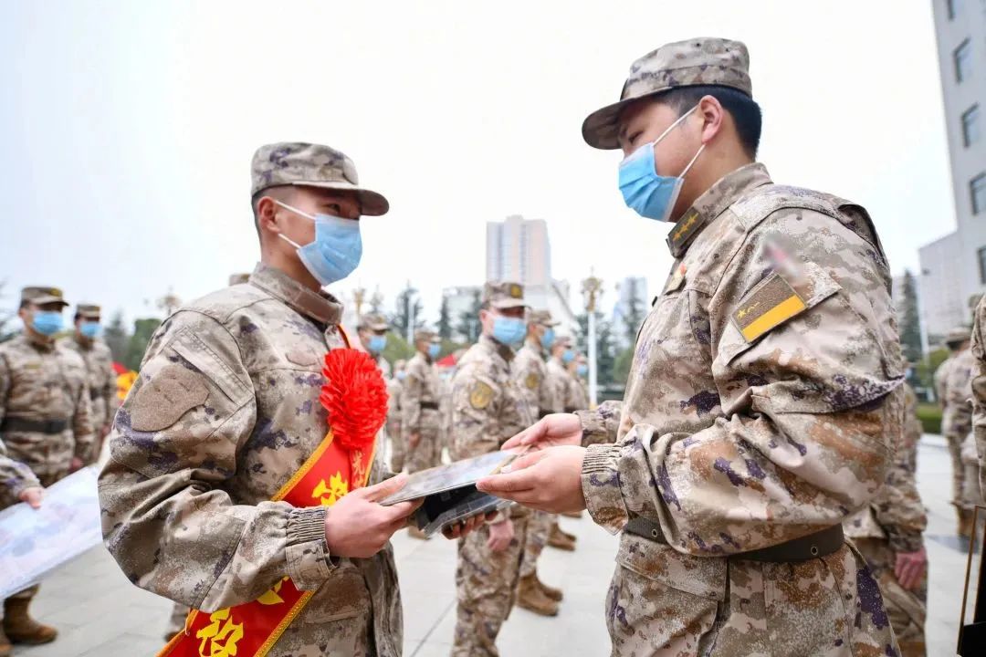 向军旗告别|火箭军_新浪财经_新浪网