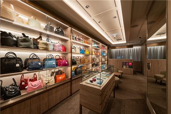 　　(天猫国际日本中古商家BRAND OFF位于东京银座的店铺)