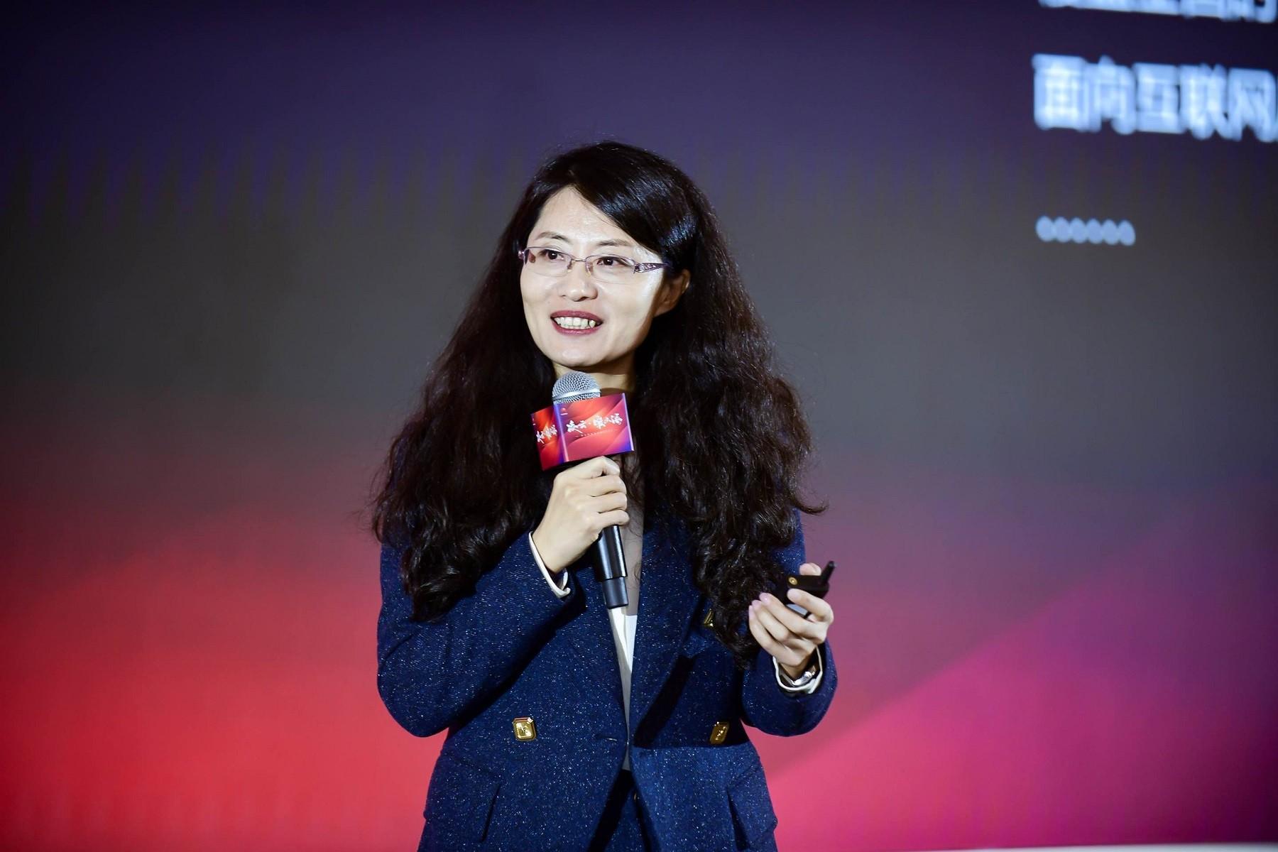 　　华为云生态解决方案部部长 肖苡