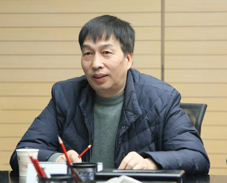 　　咸阳市中级人民法院政治部副主任 解光辉