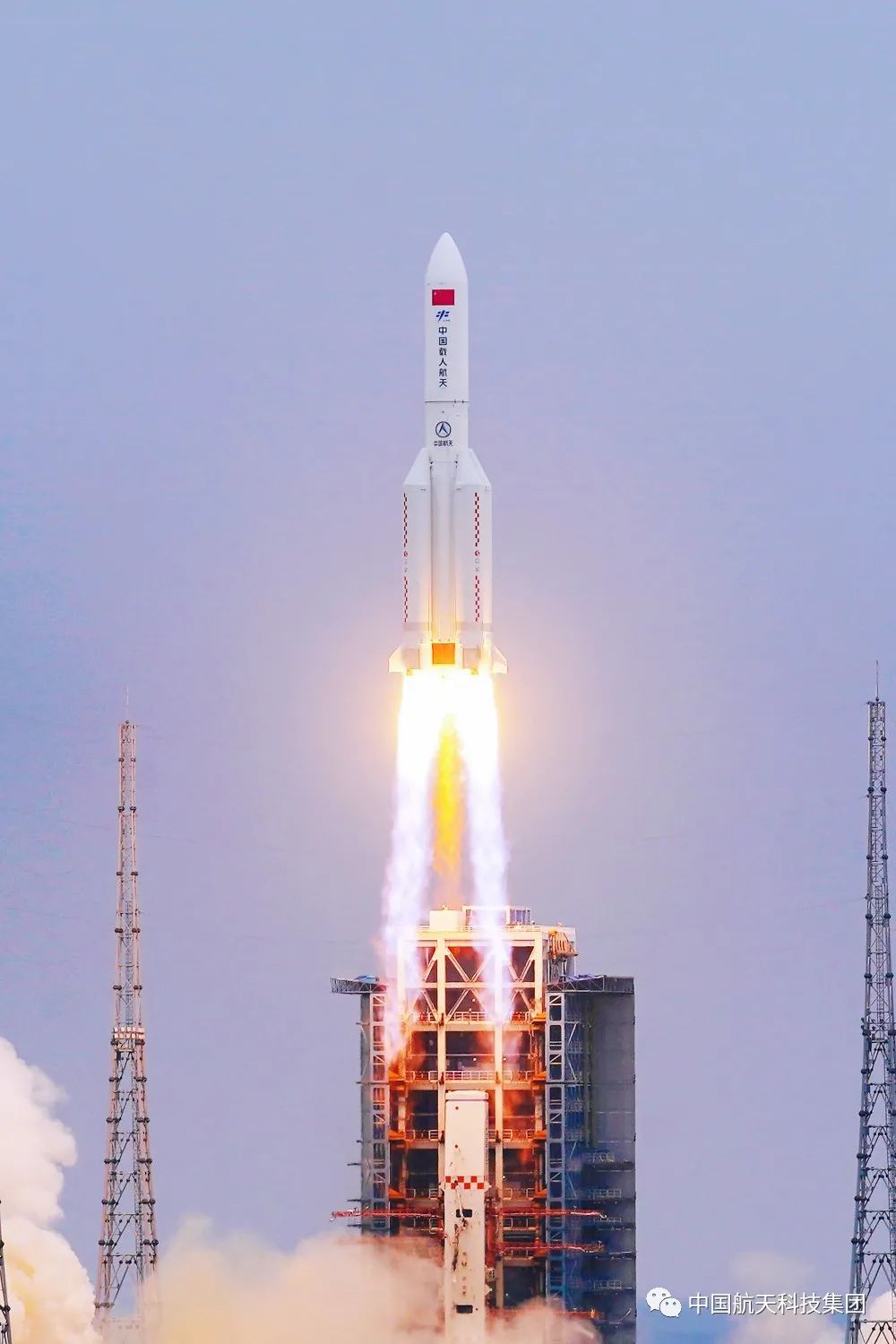 长征五号b运载火箭升空(宿东 摄)