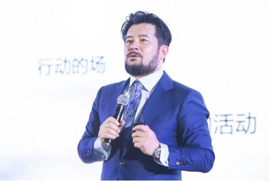 　　加拿大莱桥大学迪隆商学院终身教授、复旦大学管理学院EMBA特聘教授 鲍勇剑