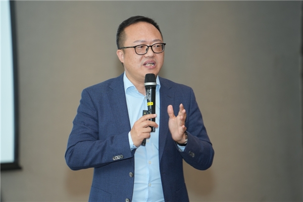 　　数智人力研究院院长 王鹏