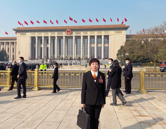 全国人大代表,陕西煤业化工集团陕北矿业神南产业发展公司副总经理