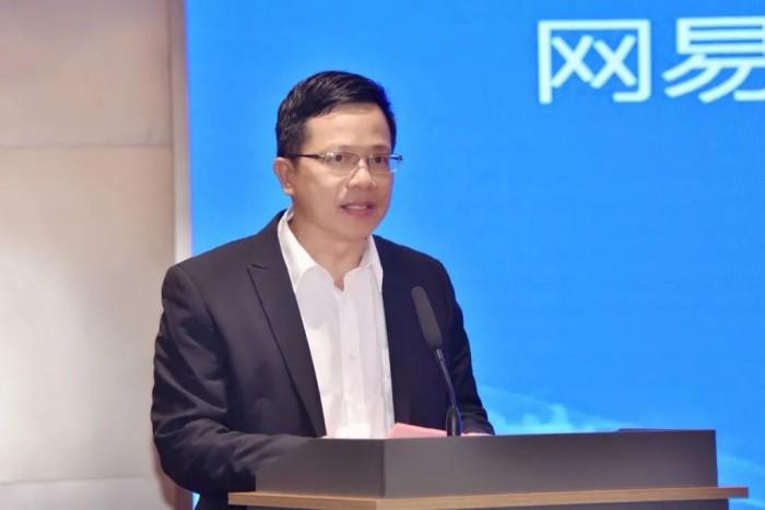 　　(银海区委书记罗鹏)