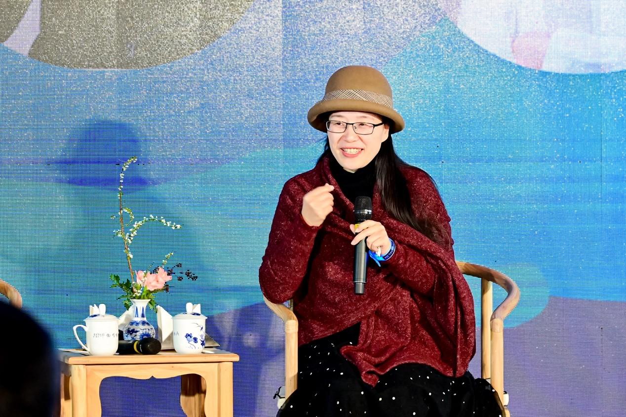 　　中国食品安全网茶安中心主任、《茶源地理》主编、茶道新生活创始人吴垠发言