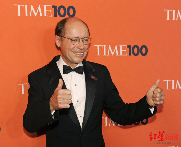 ↑怀特出席2010年在纽约举办的“时代100”晚会