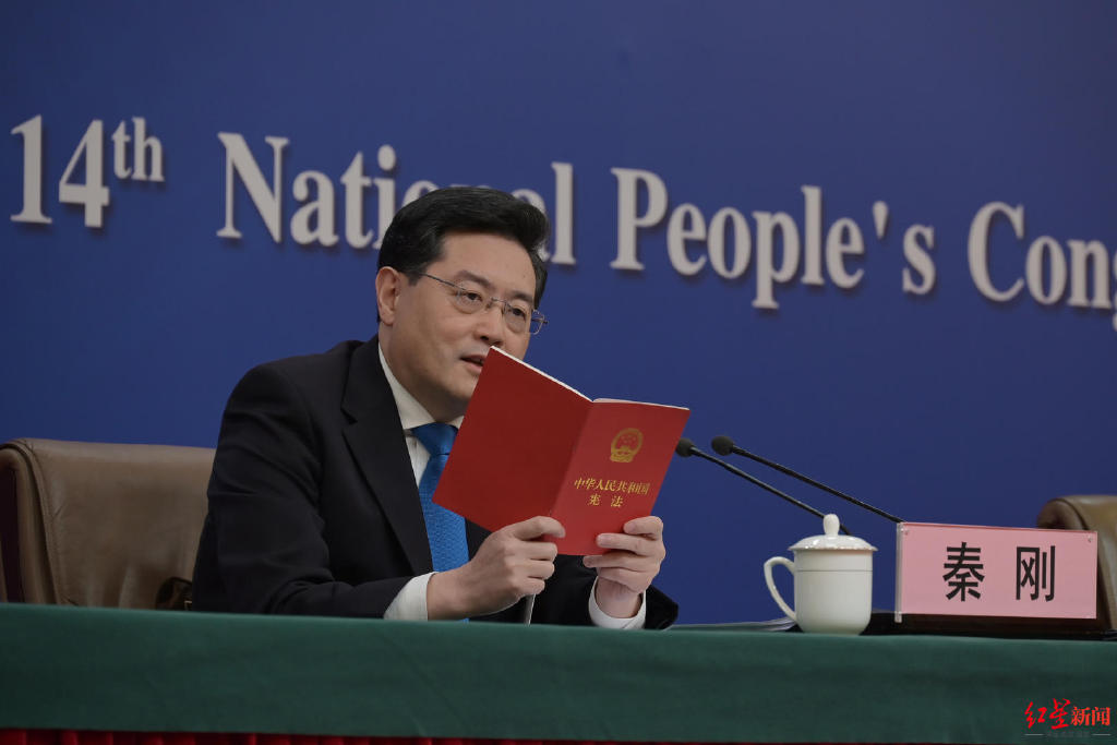 外长秦刚首场记者会直击:114分钟答14问,中美关系等热点全包括_手机新浪网
