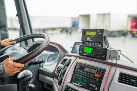 　　金锣冷链物流运输车安装了GPS卫星定位系统