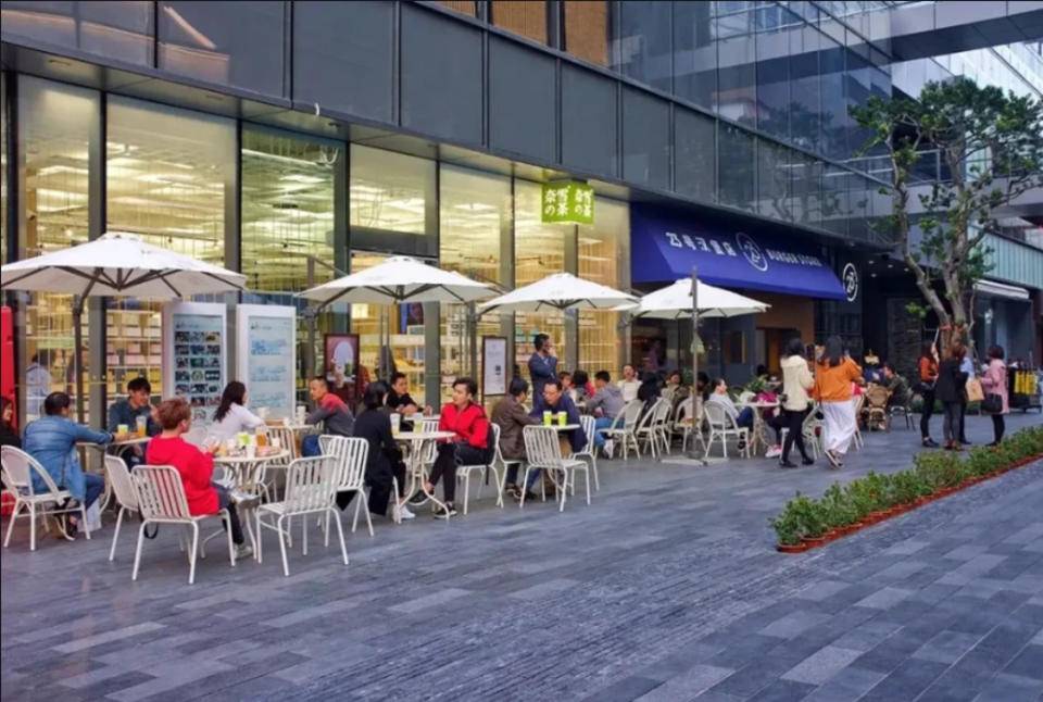 多地纷纷开展商业外摆模式探索 提振消费活力_手机新浪网