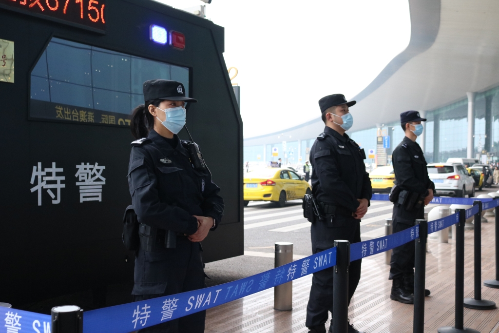特警在机场值守.警方供图