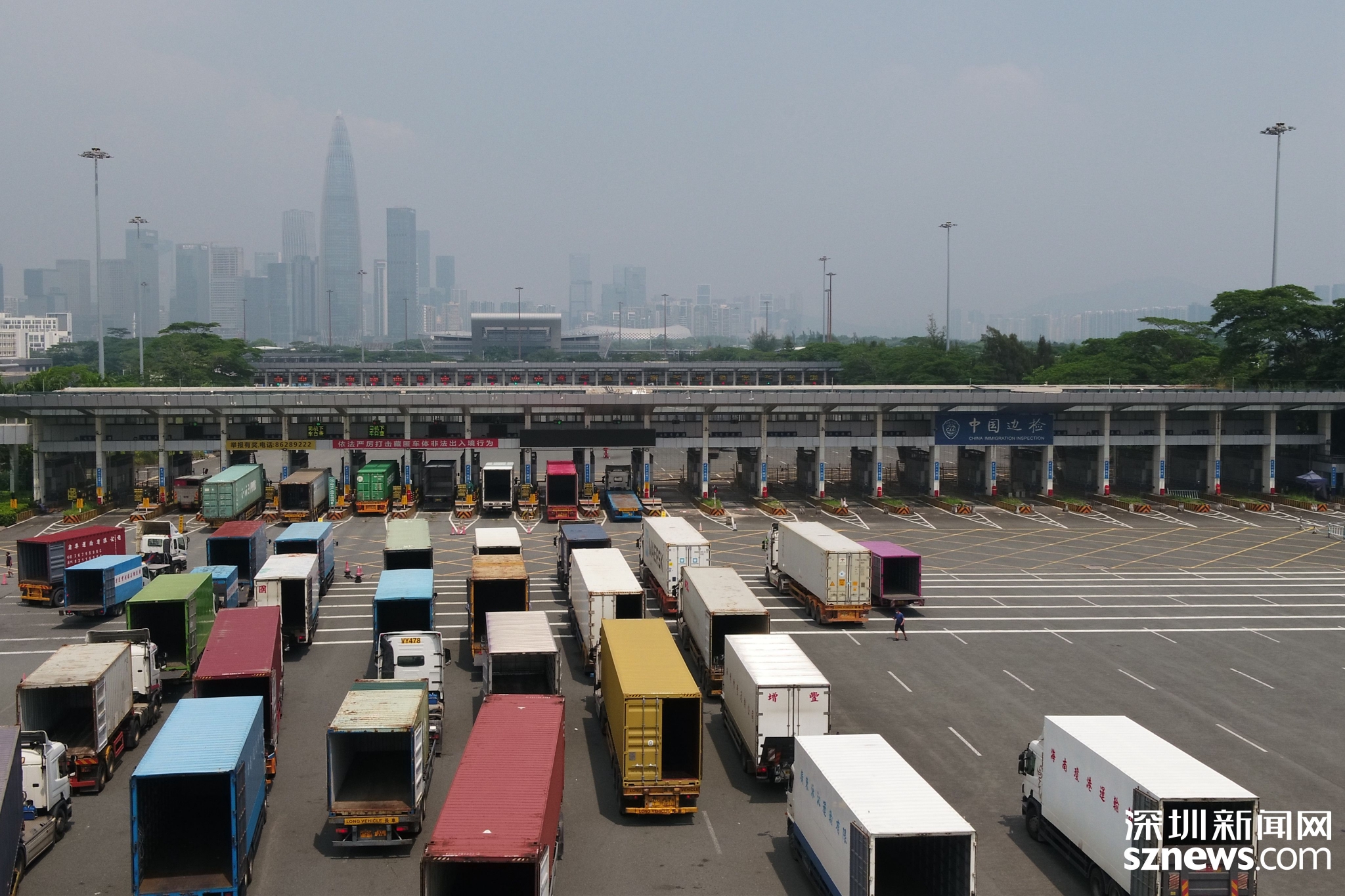 深港陆路口岸全面恢复通关"满月" 48万人次经深圳湾口岸出入境|香港