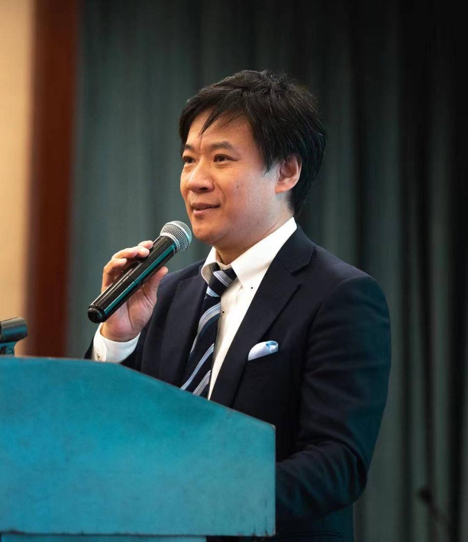 青岛依美时尚国际贸易有限公司董事长刘伟