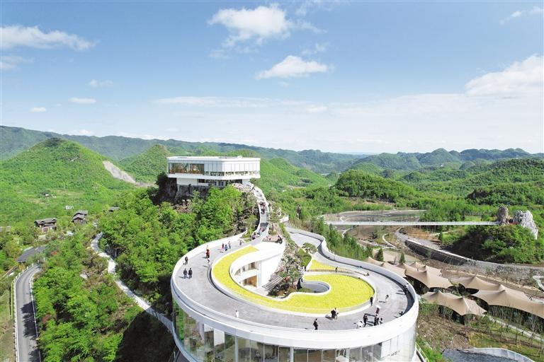 彝山花谷景区一隅. 杨品益 摄