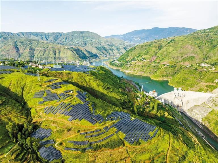 罗大富 摄时下,走进位于毕节威宁经济开发区产业园的贵州一道长通新