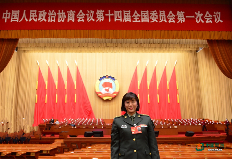 　　第十四届全国政协委员祝林芳在会场内留影。