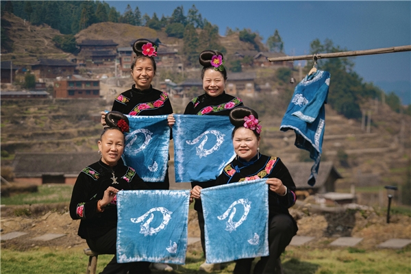 　　(德芙“她学院”部分学员)