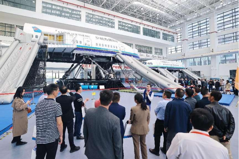 　　(来源：新视线)