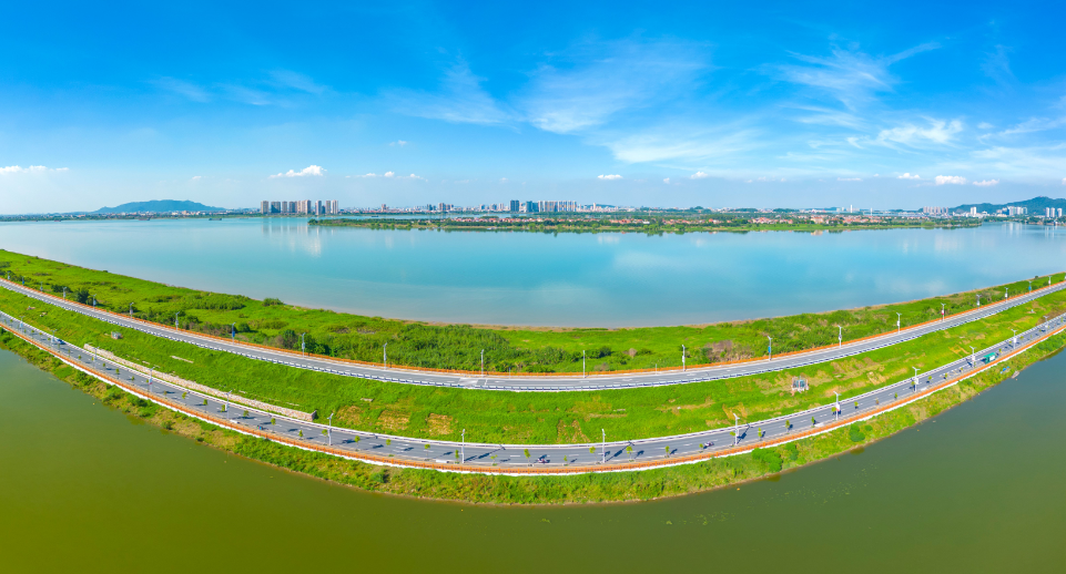 沙坪河碧道绿意盎然.彭伟宗 摄